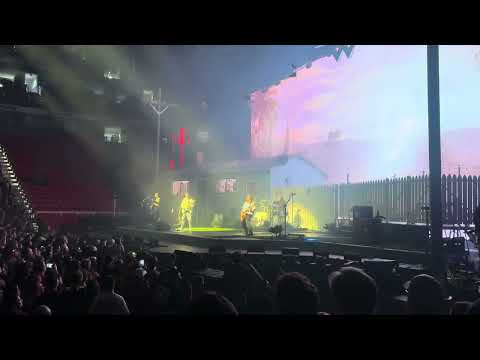 Weezer: “shine again” @ THE GATHERING TOUR 2026
