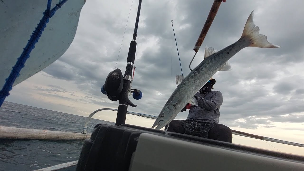 Offshore Fishing vlog 1 wahoo and cuda caught on offshore jigging