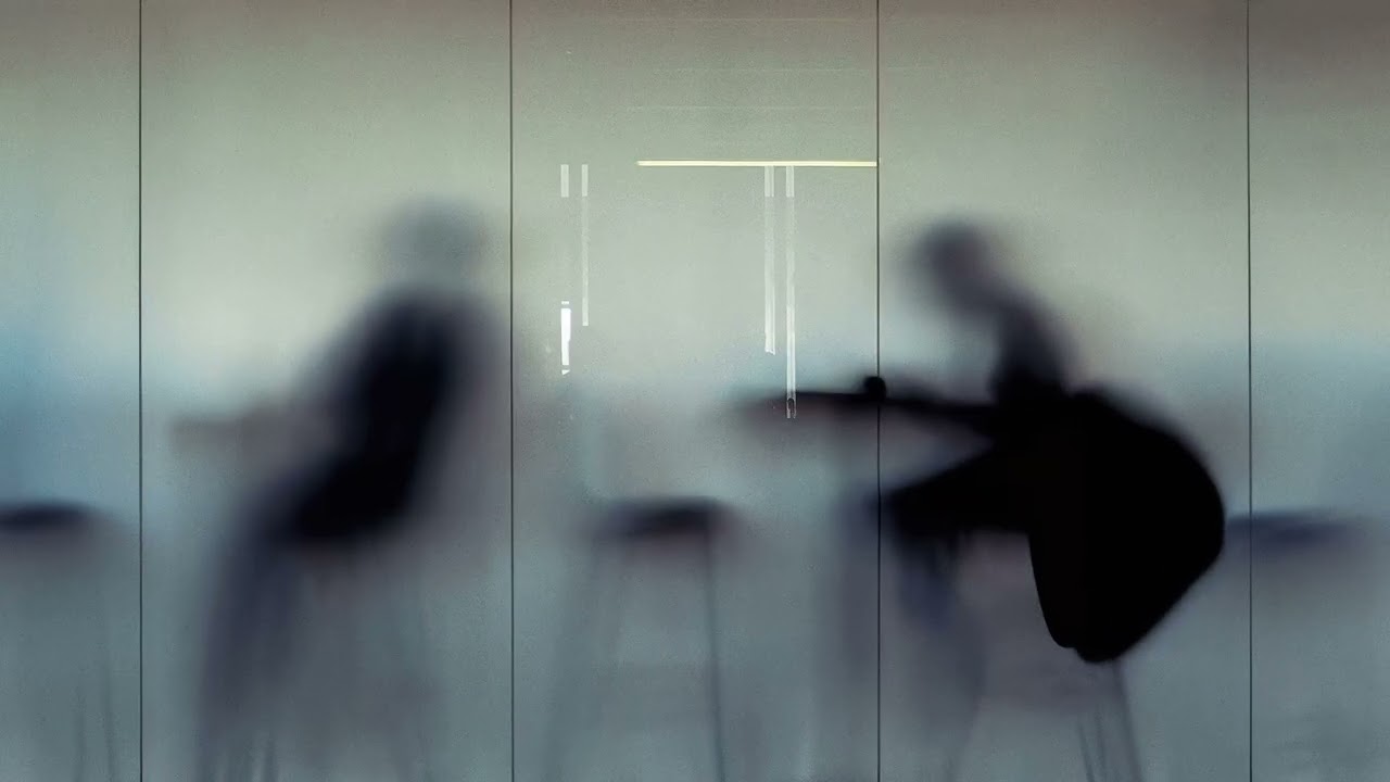 Guarda Elliot Moss – About Time (Official Visualizer) su YouTube Guarda Elliot Moss – About Time (Official Visualizer) su YouTube