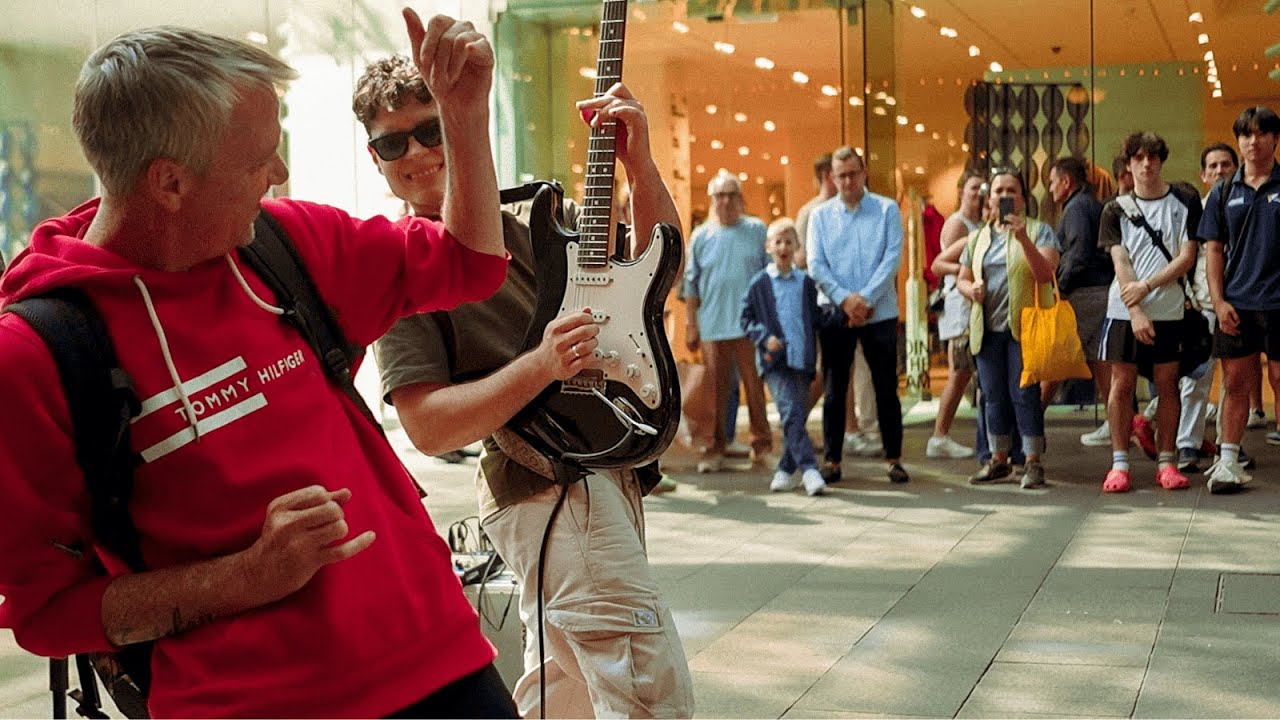 Sweet Child O' mine solo on a Stratocaster!