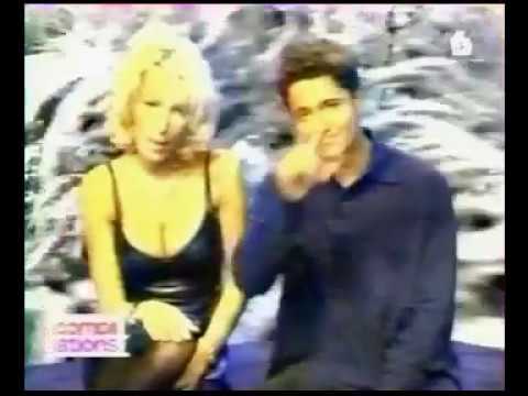 Hit Machine Ophelie Winter - YouTube