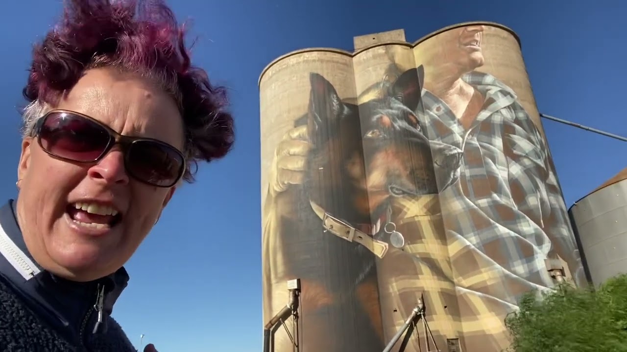 Joe Bond Live-Nullawil Silo Art