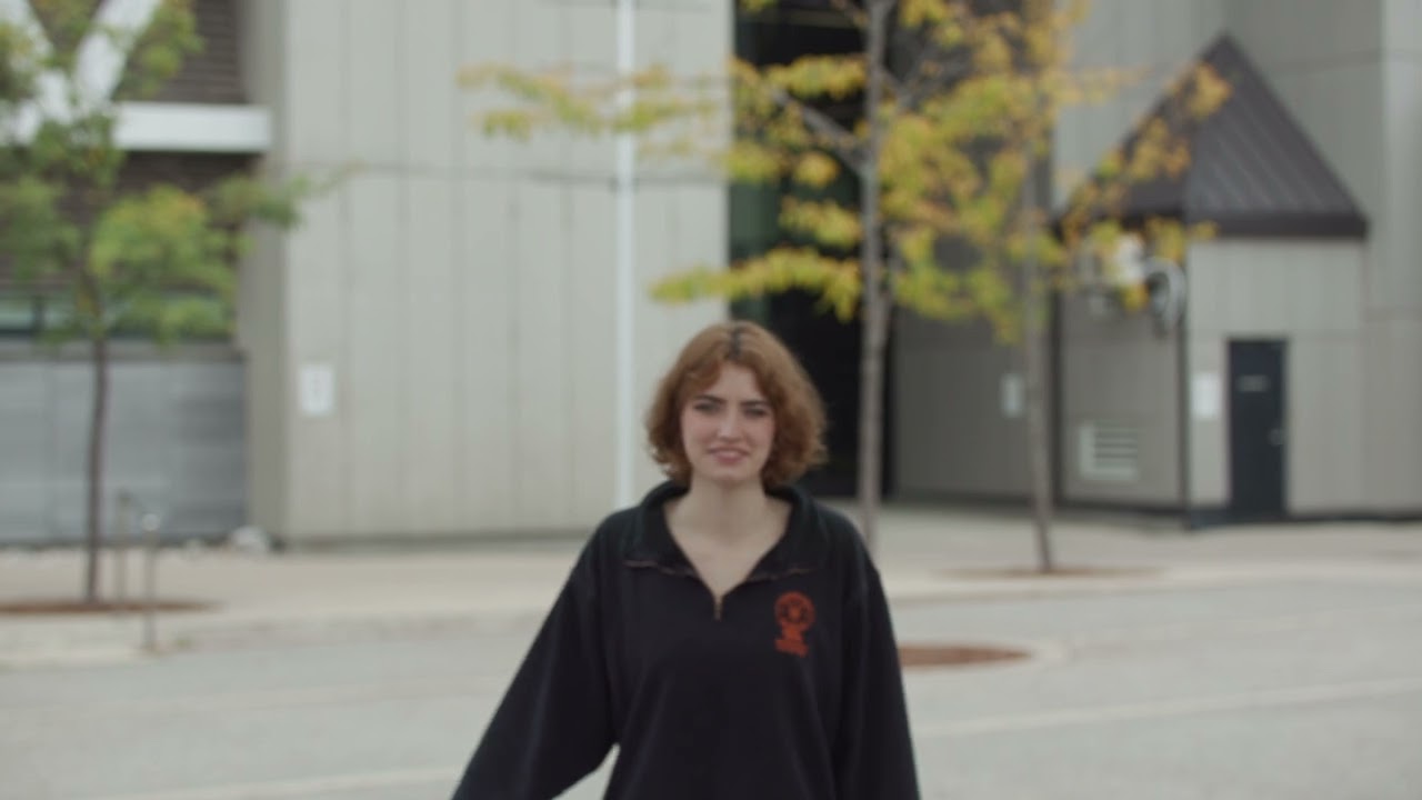 slow motion / MS shallow depth