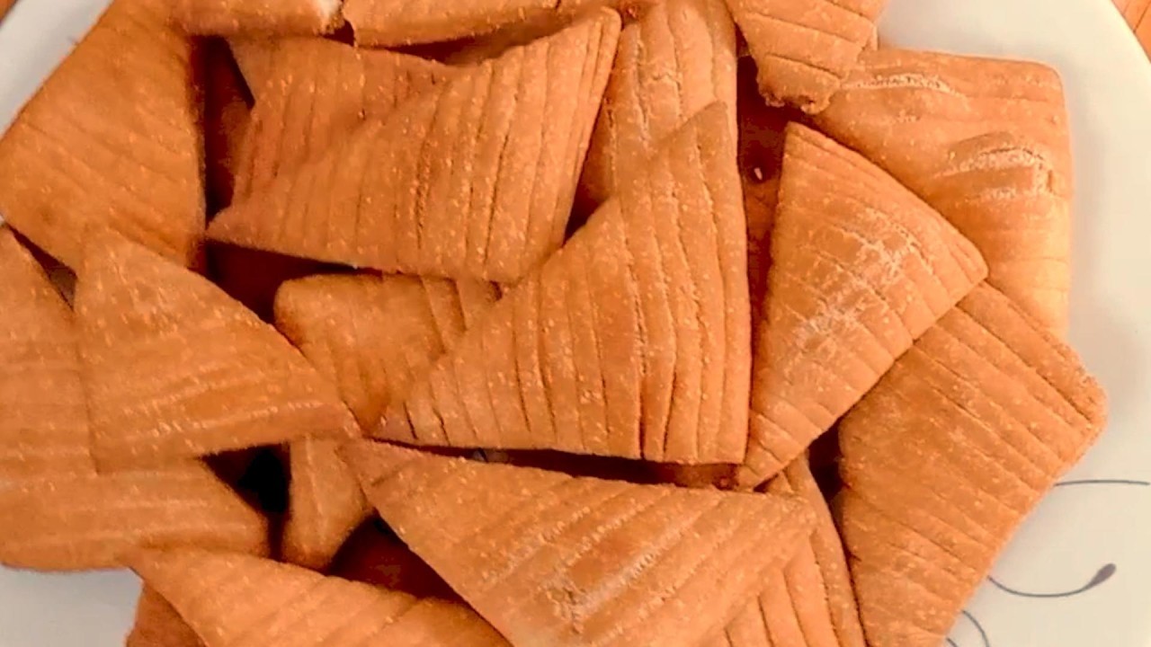 একটি ডিম আর ময়দা দিয়ে অসম্ভব মজার বিস্কুট পিঠা/বছর জুড়ে সংরক্ষণ করা যাবে/Biscuit recipe