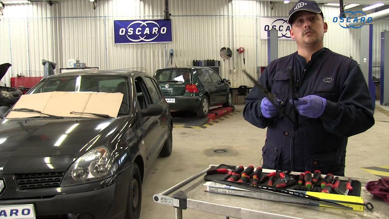 Renault Clio 2 - Remplacement des balais d'essuie-glaces avant