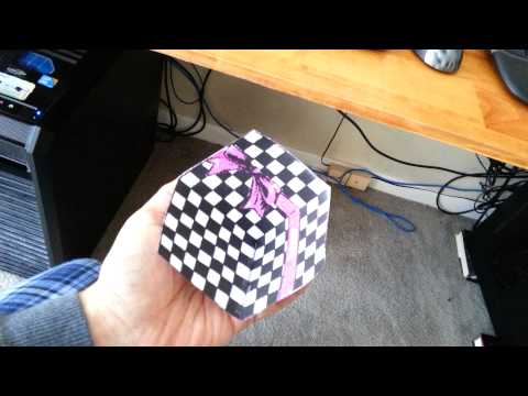 Floating Cube Illusion for Dyl