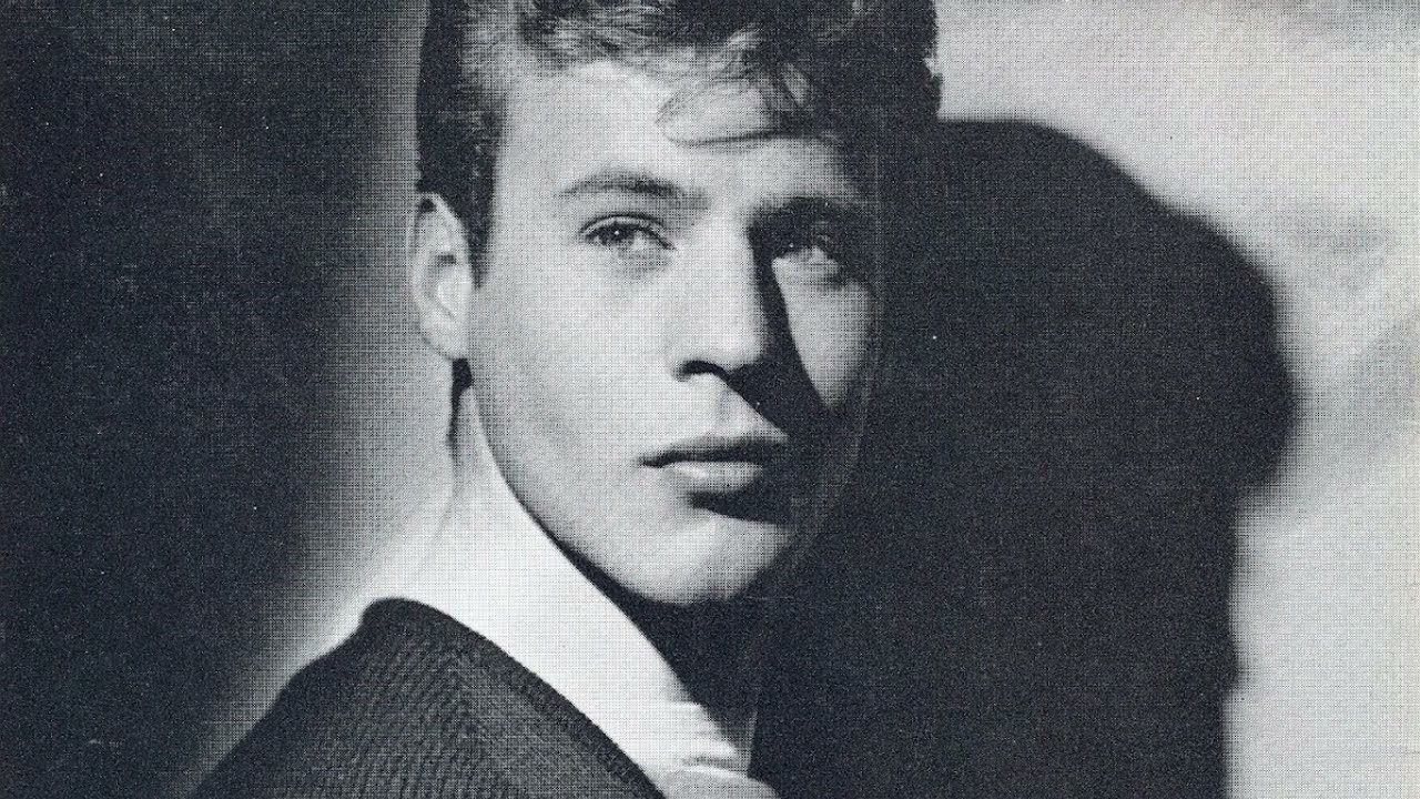 Exclusively Yours  MARK WYNTER  (with lyrics)