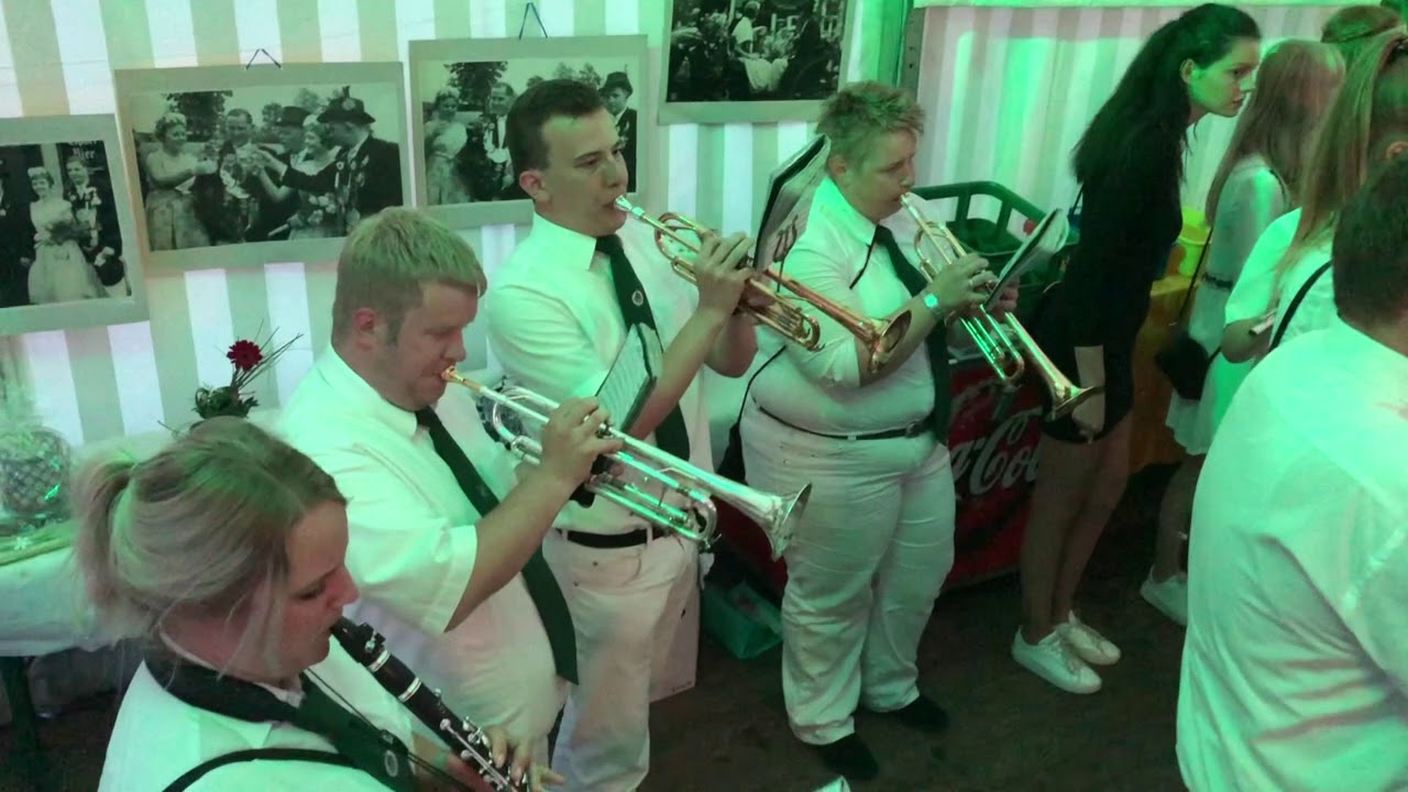 Musikzug Hubertus beim 425 jährigen der Feldbauern  -Teil 2-