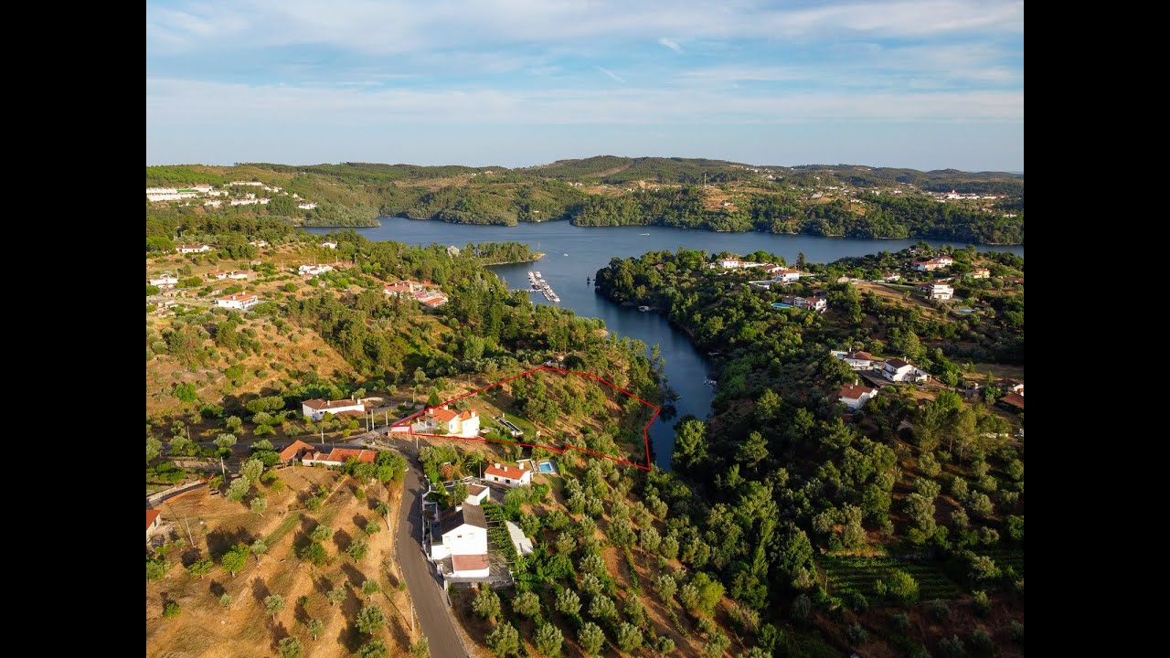 Luxuosa moradia T3 com acesso direto à Albufeira do Castelo do Bode