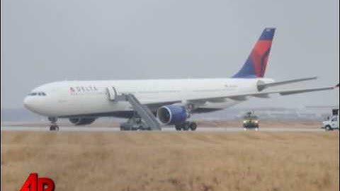 AP Sources: Passenger Tried to Blow Up Airliner