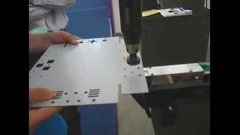 Hardware insertion machine with auto bottomfeeder tooling for Nuts