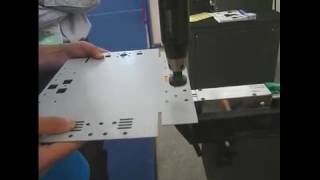 Hardware insertion machine with auto bottomfeeder tooling for Nuts