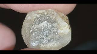 حجر الماس خام طبيعي . Diamond??@