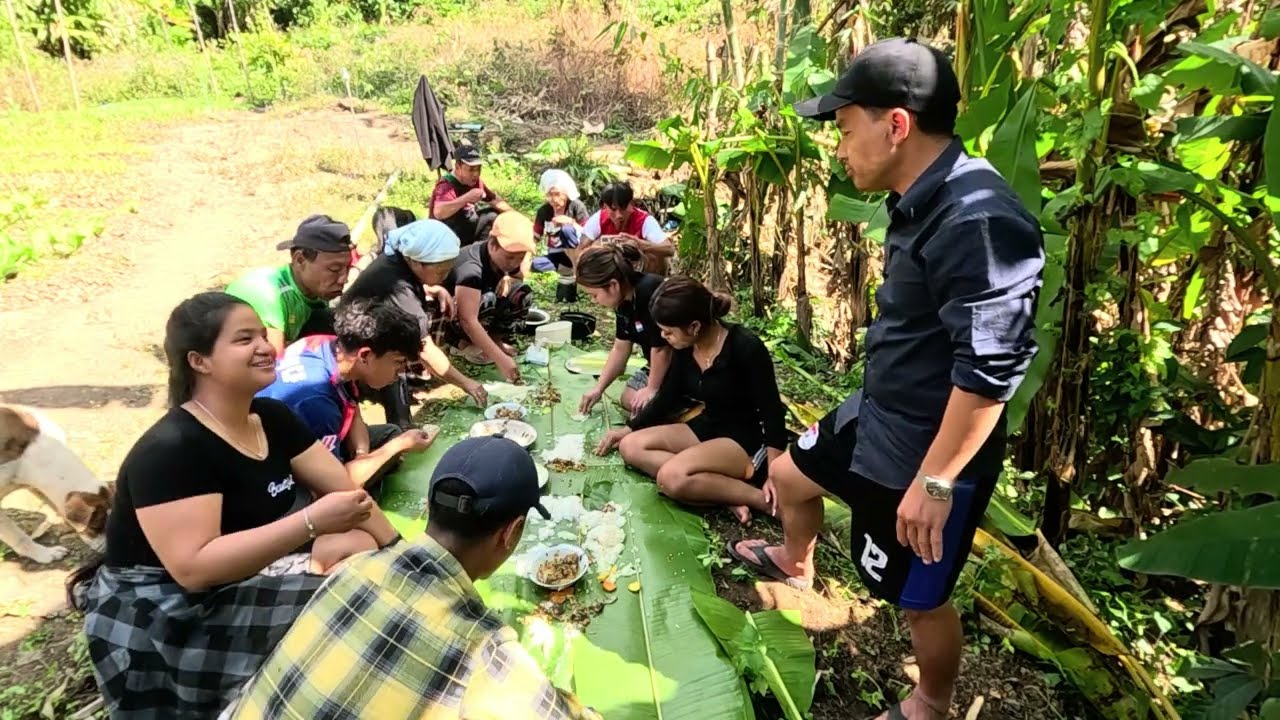 Having Lunch with New Zealanders and Australian after Catching Crabs and Fish 2026