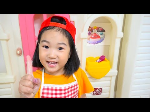 Boram and Friends pretend play with <strong>Kinetic</strong> <strong>Sand</strong>