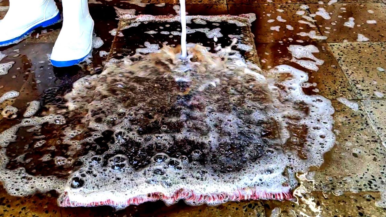 You Wont Believe The Pattern That's Under This Filthy Rug ! Carpet