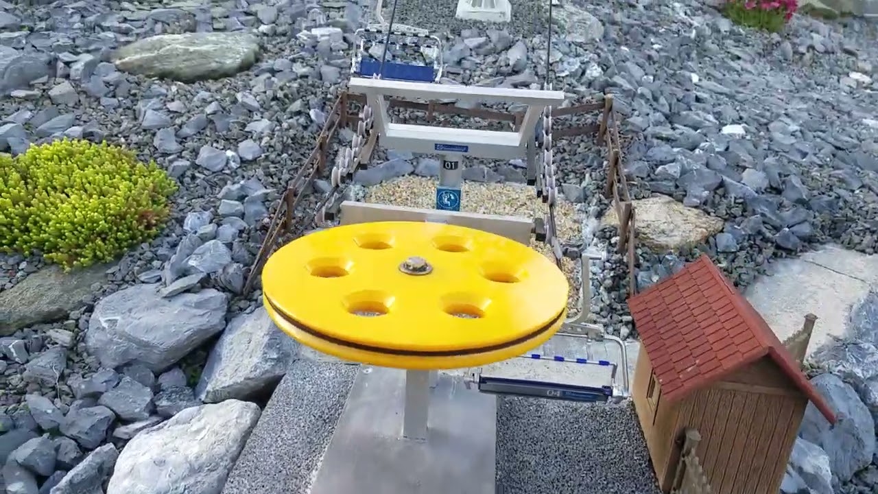 Neubau 2024: 6er Sesselbahn mit fixgeklemmten Sessel in 