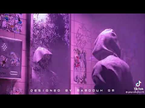 واقف ومصدوم في مرايتي حبايبي لقتلوني في حكايتي بحاول أخبي دموعي