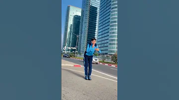 لاكوست ولاريني 