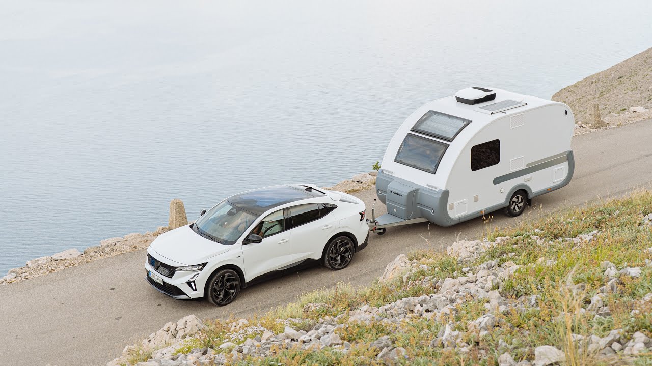 Uusi ADRIA Action Sport 2026 - kevyt ja tilava matkailuvaunu ikonisella muotoilulla.