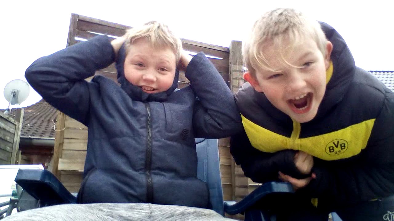 Was ist in den Gläsern drin ich kotze YouTube