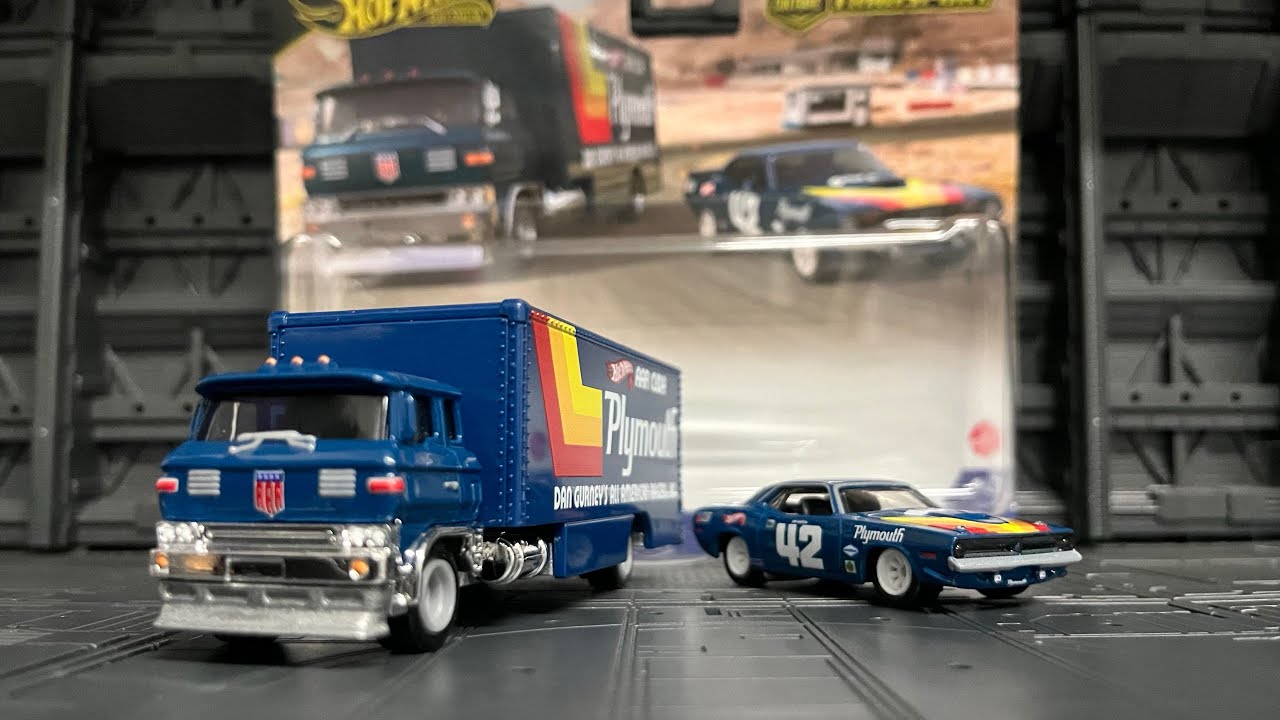 Hotwheels Premium Team Transport 2024 - Dan Gurneys 70' Plymouth