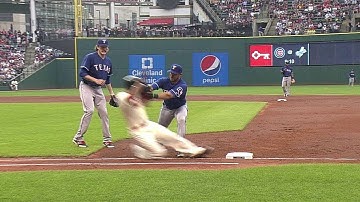TEX@CLE: Arencibia hustles over to make the tag