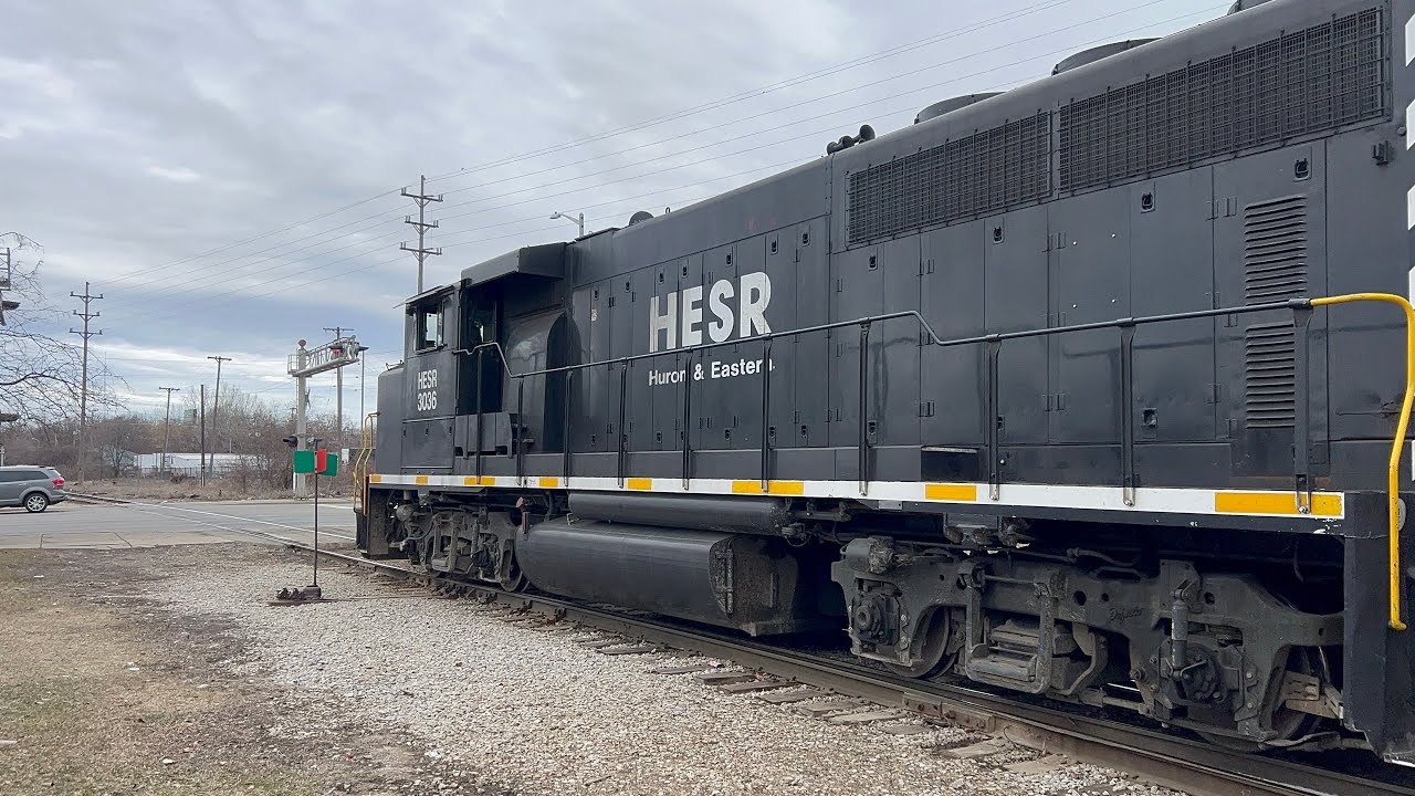 HESR 701~3036 northbound Genesee Yard Saginaw Mi - YouTube
