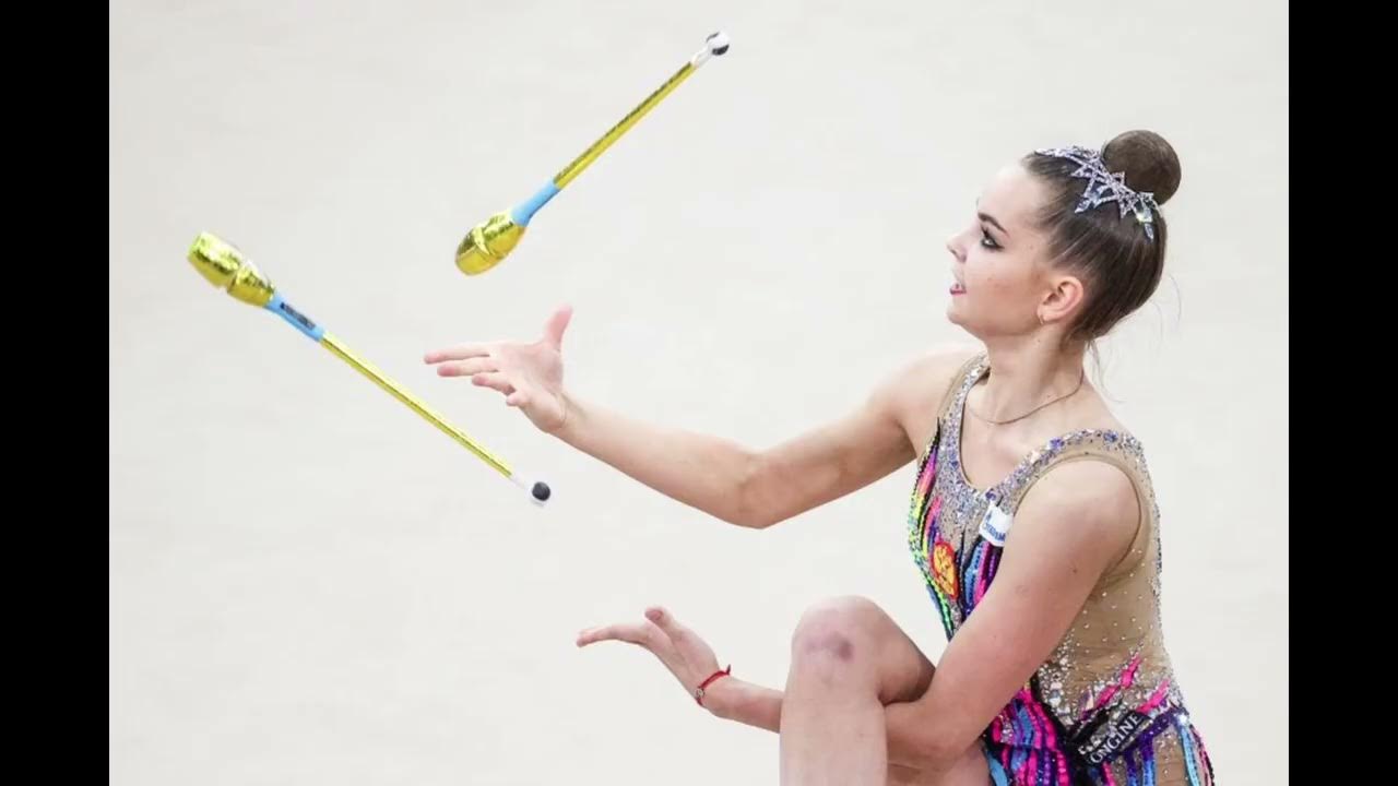 Булавы для худ. Булавы для художественной гимнастики у717 45 см фиолетовый. Булавы пасторелли голубые. Блиц булавы художественная гимнастика. Элементы с булавами.