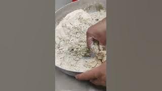 How to knead Roti dough Como se hace nada de Roti pan Hindu casero