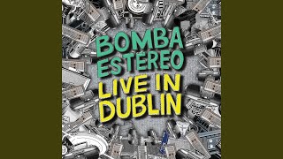 Video thumbnail of "Bomba Estéreo - Cosita Rica (Live)"