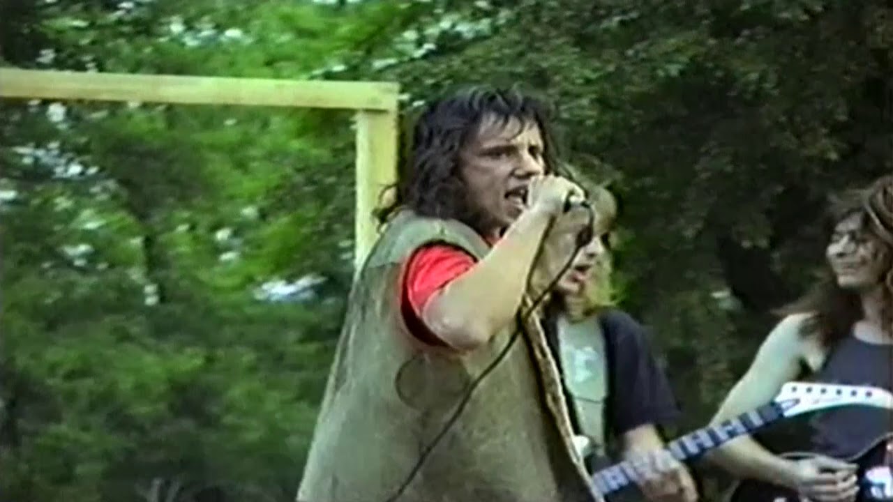 Mińsk Mazowiecki 1990 r. Koncert zespołu rockowego Musshadron podczas obchodów Dni Mińska Maz.