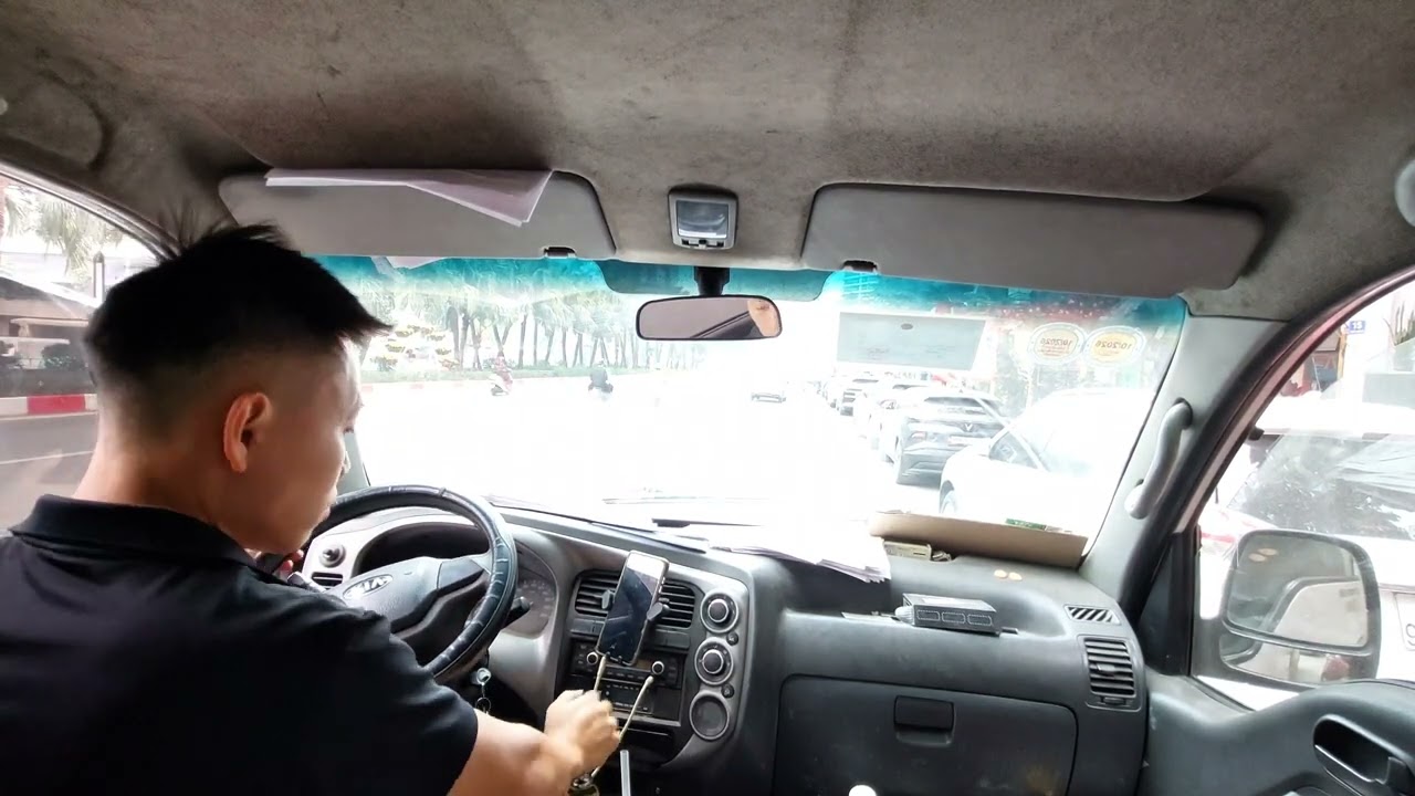 Daily vlog góc quay bên trong cabin xe tải