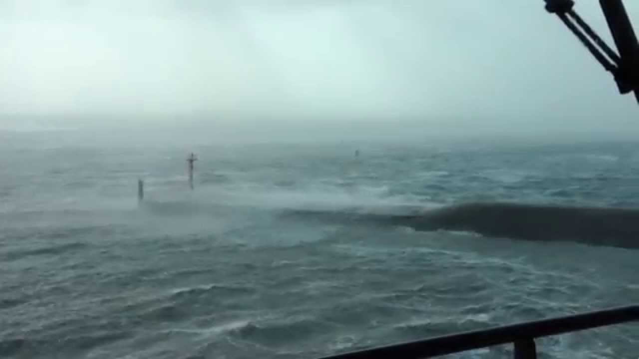 Texel Teso  Zeer zware storm 12 Bft op Texel 28 10 2013 Dokter Wagemaker