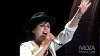 Video thumbnail of "The Cranberries - Dreams (Live in Manila)"