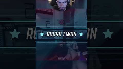 INSANE 1V3 CLUTCH WITH NO HEALTH! (Splitgate Gameplay) #Shorts