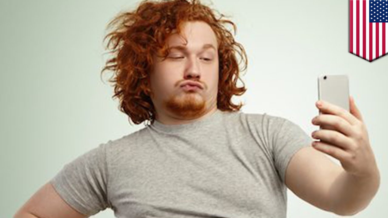 Selfies make your nose look bigger TomoNews YouTube