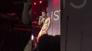 Algee Smith Performs Pursuing and Stressed Out ListenEP Live at SOB's 8.2.17
