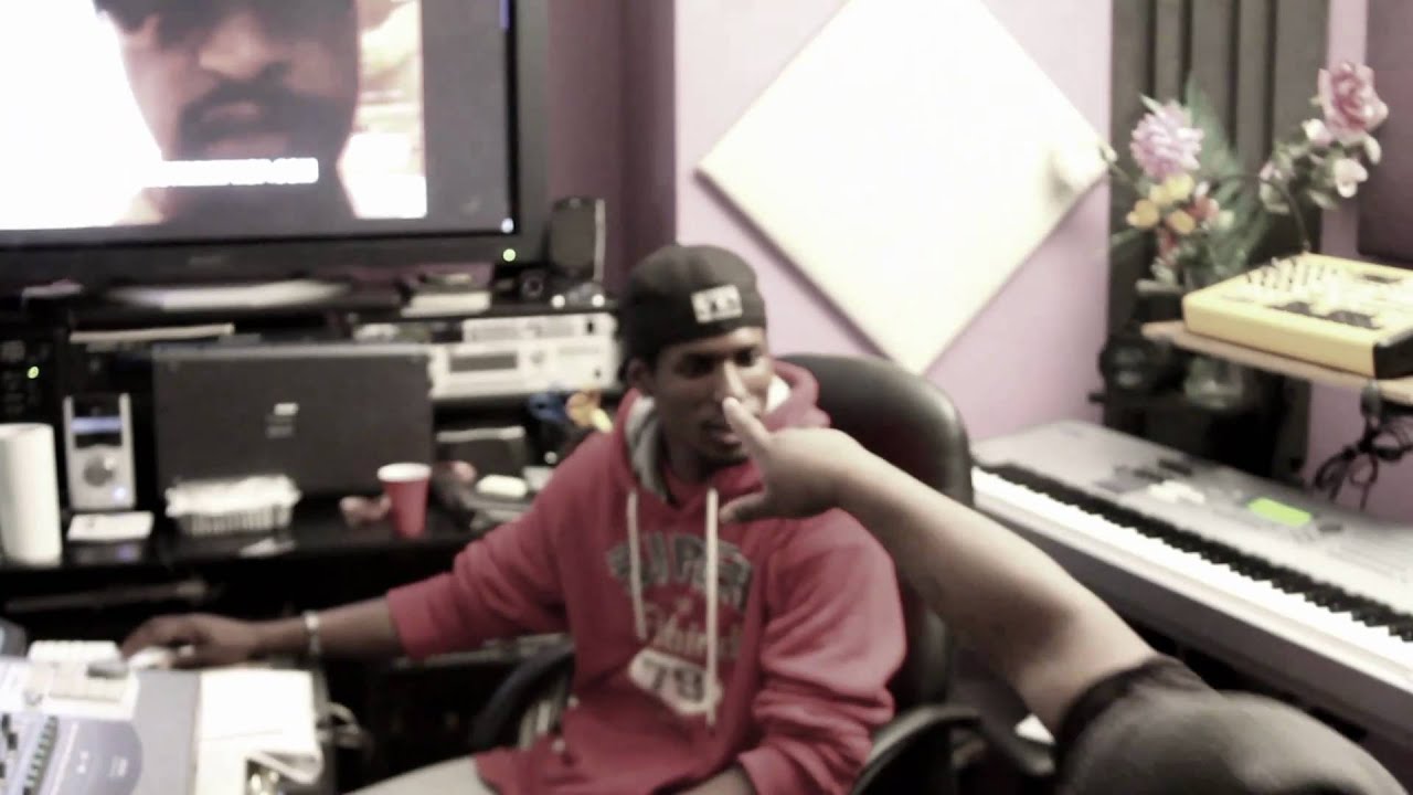 PARLAY STARR COMES OUT SWINGING FOR CHRIS BROWN ON THE BEEF WITH RICKY ROMANCE