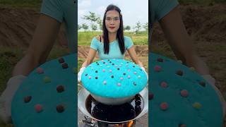 כיצד להכין עוגה עם רוטב שוקולד