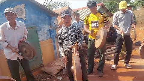 Công Chiêng Múa Xoang Lễ Bỏ Mã Của Người Dân Tộc Tây Nguyên | David Vlog