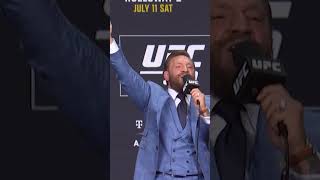 Conor McGregor chante “Wonderwall” d'Oasis