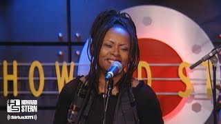 Miniatura de vídeo de "Robin Quivers & Staind “If It Makes You Happy” on the Stern Show (2003)"
