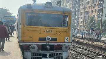 VIVEKANANDA BRIDGE (BALLY BRIDGE) CROSSING DANKUNI-SEALDAH LOCAL #viralvideo #highspeed #power #emu