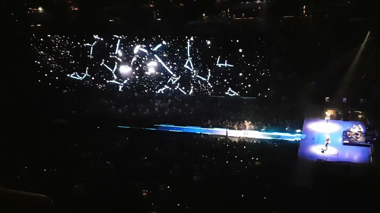 U2 : Iris (Hold Me Close), T-Mobile Arena, Las Vegas, NV, 11/05/2018