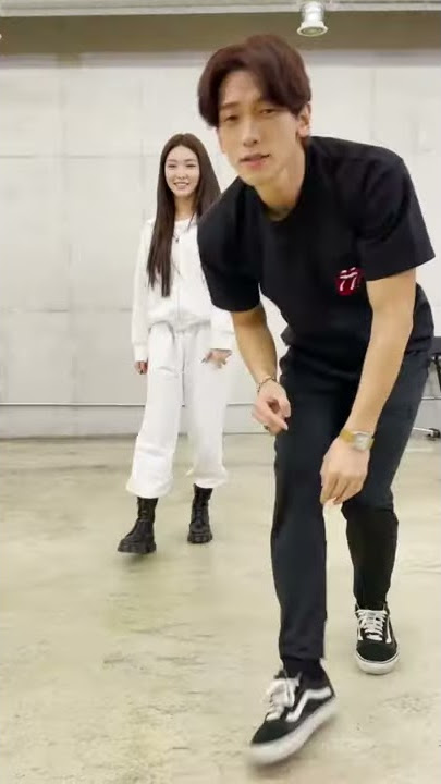 Rain ft Chungha 'WHY DONT WE' TikTok Challenge