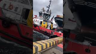 Tugboat Maneuver – Precision in Every Turn'