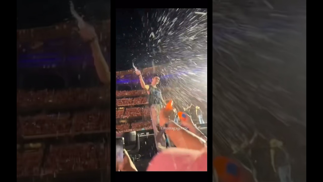 a water fight with hyunjin during "lalalala" ~ dominATE ATLANTA 