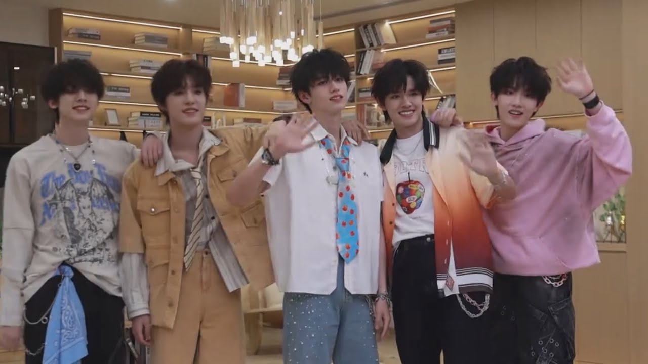 TOP登陆少年组合 左航 2SIDESTF家族三代，左航2sides拍立得小卡_哔哩哔