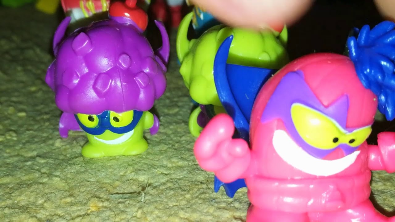 Stickery Mayhem Zomling Season PREMIERE E1 - The logo telephone